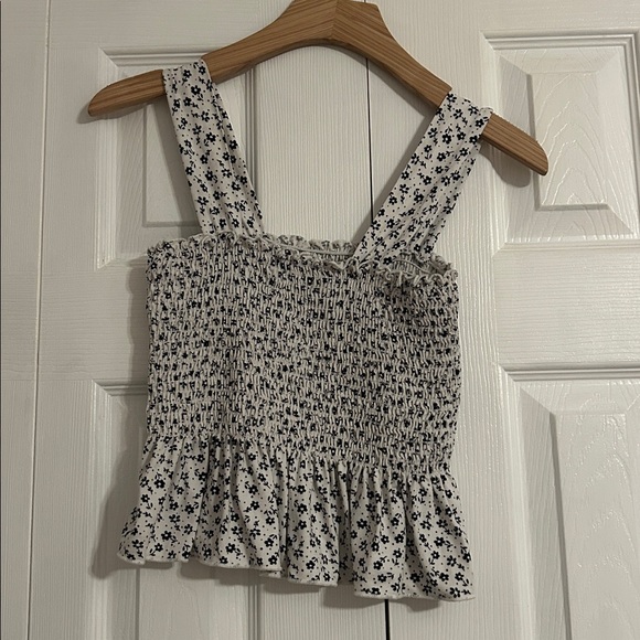 Urban Outfitters Black and White Floral Smocked Crop Top - Picture 4 of 5